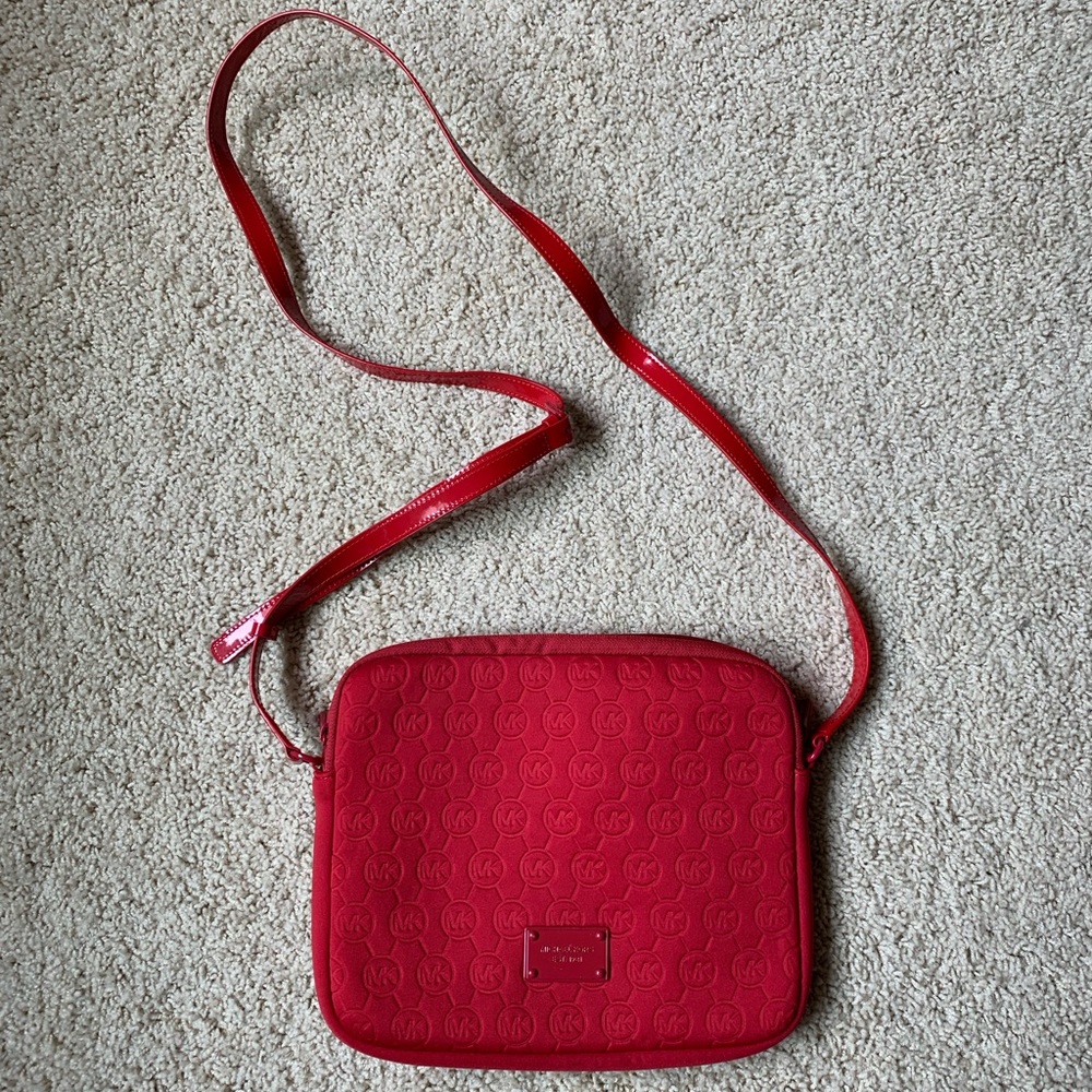 SOLD‼️ Michael Kors Crossbody Bag